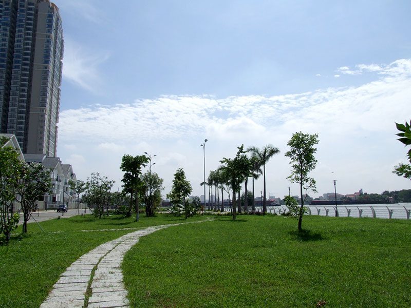 Công viên ven sông Sài Gòn thuộc khu dân cư Saigon Pearl Nguyễn Hữu Cảnh