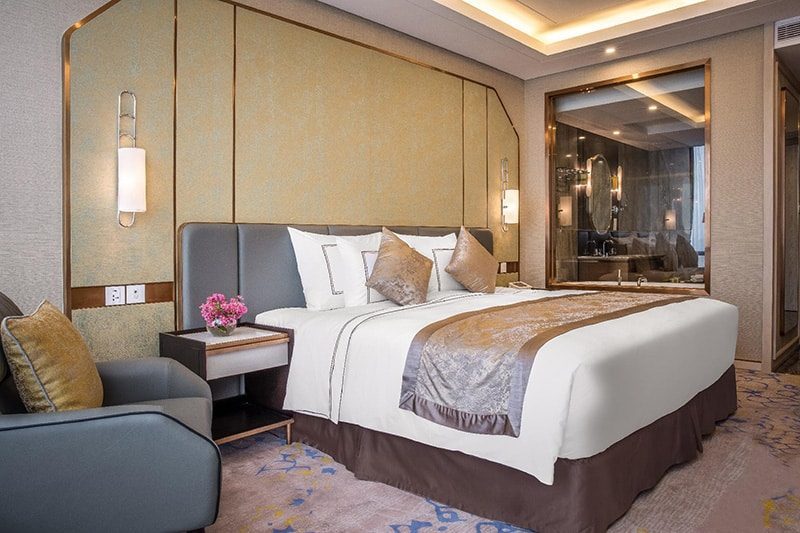 Phòng ngủ kiểu mẫu tại khách sạn Vinpearl Luxury Landmark 81