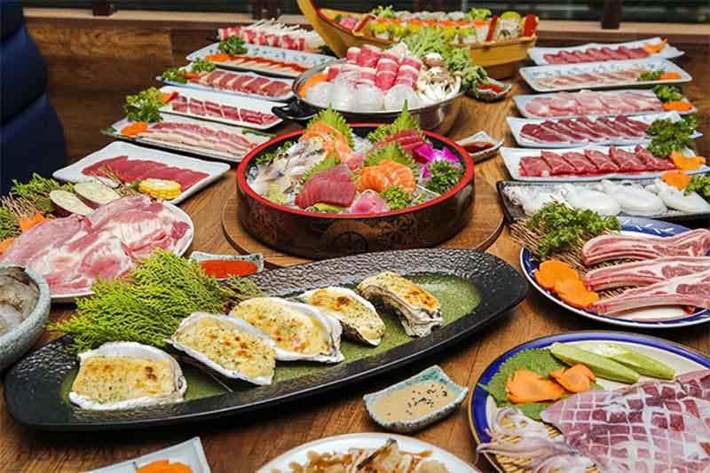 Menu đa dạng các món của nhà hàng Kohaku Sashimi & Yakiniku