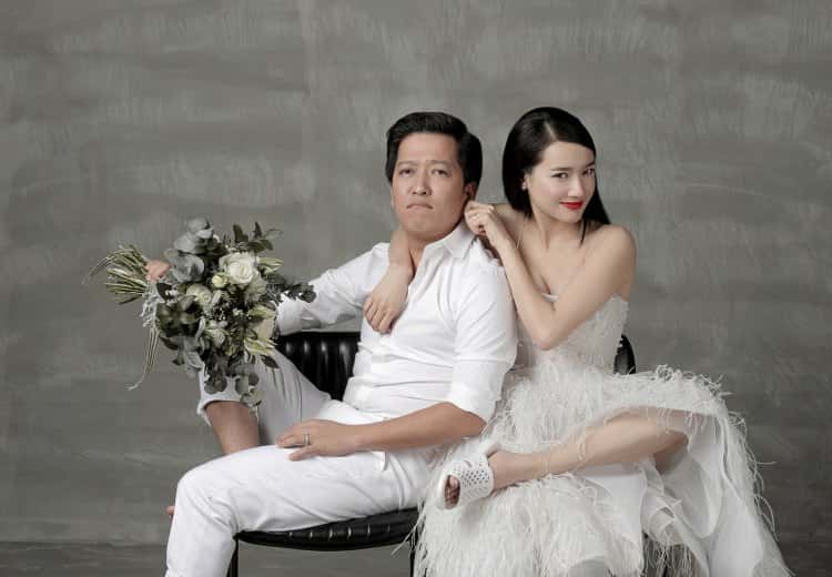 Việc mang dép tổ ong vào ảnh cưới là ý tưởng của Trường Giang và Chung Thanh Phong.
