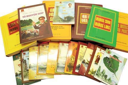 Những cuốn sách hay và ý nghĩa do chính ông Huỳnh Uy Dũng chấp bút.