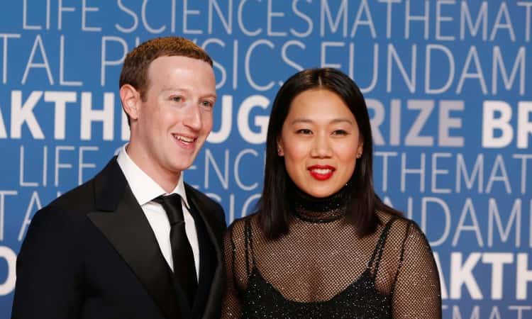 Zuckerberg và vợ là Priscilla Chan 