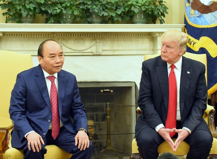 Tổng thống Trump và Thủ tướng Nguyễn Xuân Phúc tại Nhà Trắng.