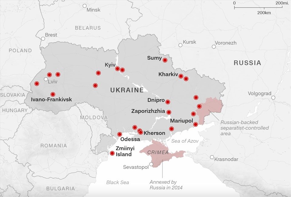 Các vị trí tấn công của Nga tính đến ngày 25.2.2022. Ảnh: CNN/Bộ Nội vụ Ukraina, Bộ Quốc phòng Ukraina/Viện Nghiên cứu Chiến tranh, Maps4News, Google Maps