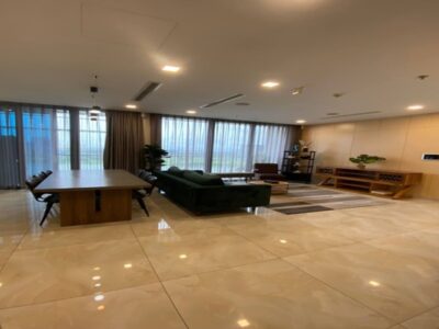 Cho thuê căn hộ 3PN dt 123m2 Vinhomes Golden River nội thất sang trọng